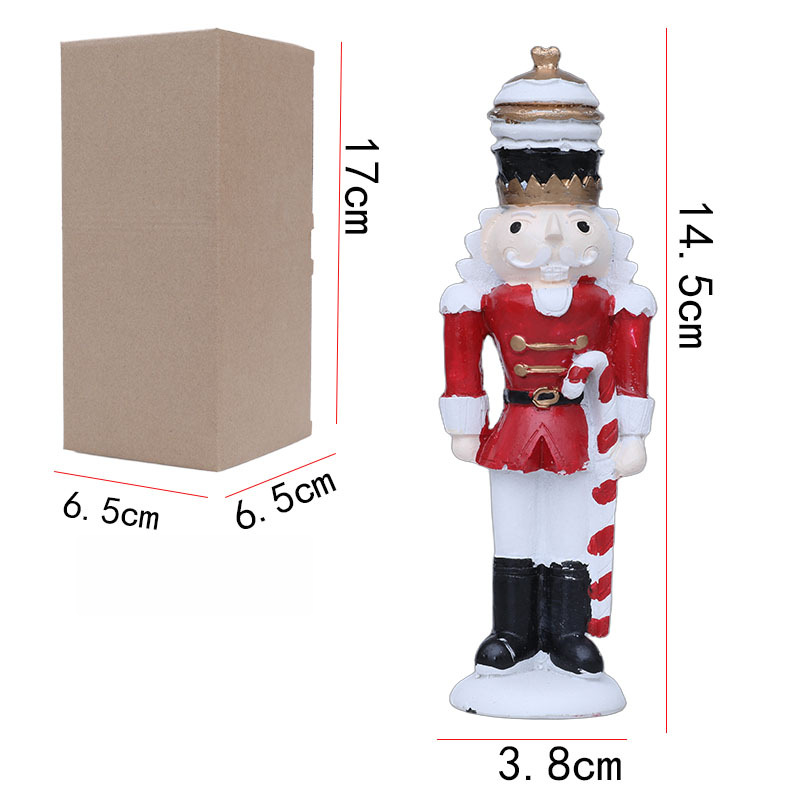 Nutcracker Figurine - تمثال كسارة الجوز من الراتنج بارتفاع