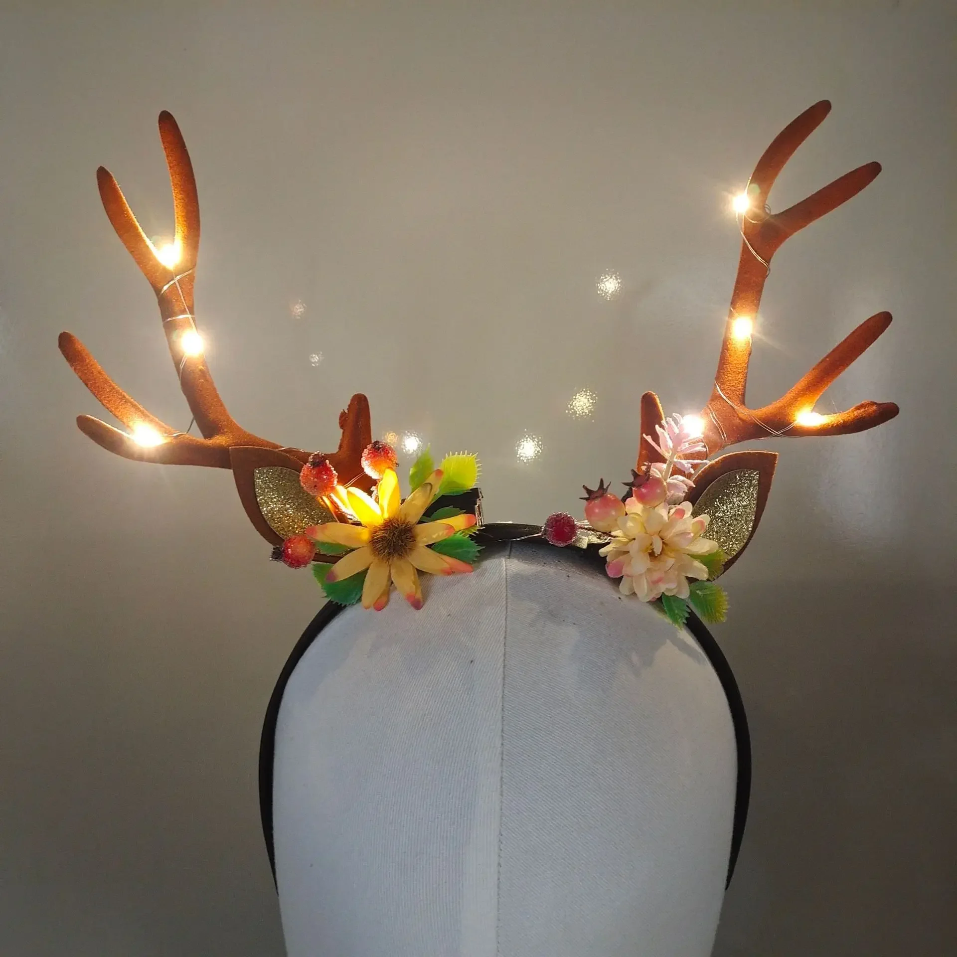 متوهجة قرون الرنة عقال للنساء  - مراجعة Reindeer Antlers Headband وسعره